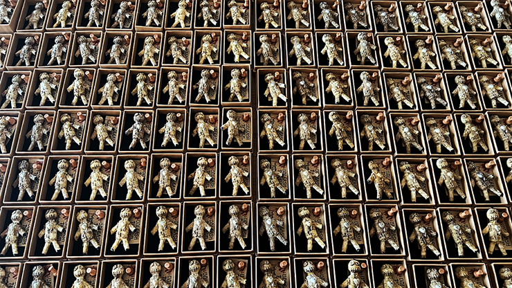 HOODOO - Muñeco vudú embrujado (trucos e instrucciones en línea) de iNFiNiTi y Mark Traversoni - Truco