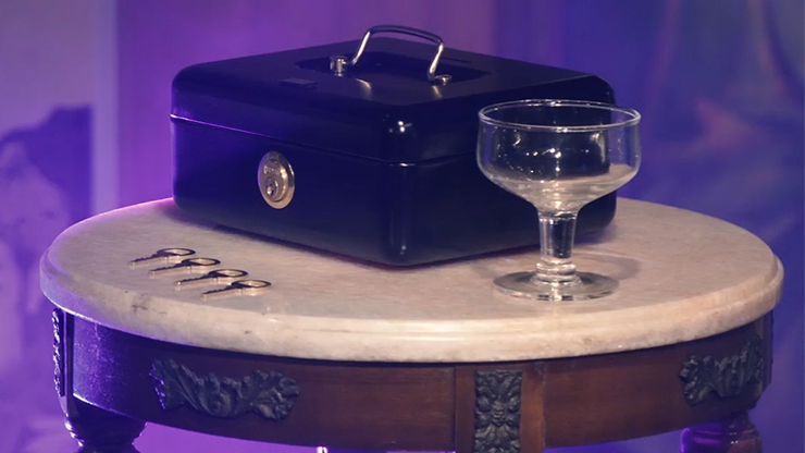 BDM Hands Off - The Perfect Chest (Gimmick e instrucciones en línea) por Bazar de Magia - Truco