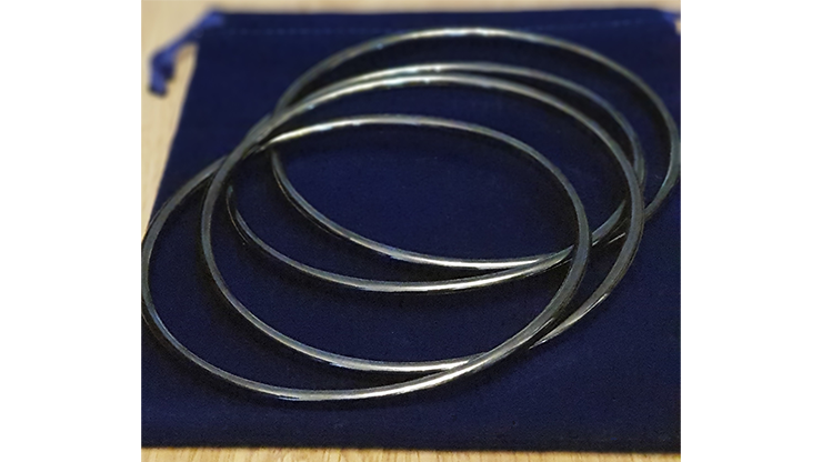 Close Up Linking Rings CHROME BLACK (With Online Instructions) by Matthew Garrett - Trick