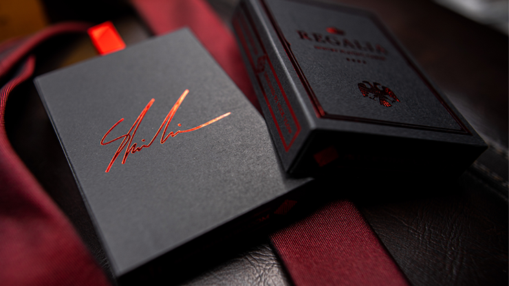 Regalia Red Playing Cards (Signature Edition) de Shin Lim