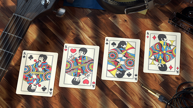 The Beatles (Yellow Submarine) Jugando a las cartas de Theory11