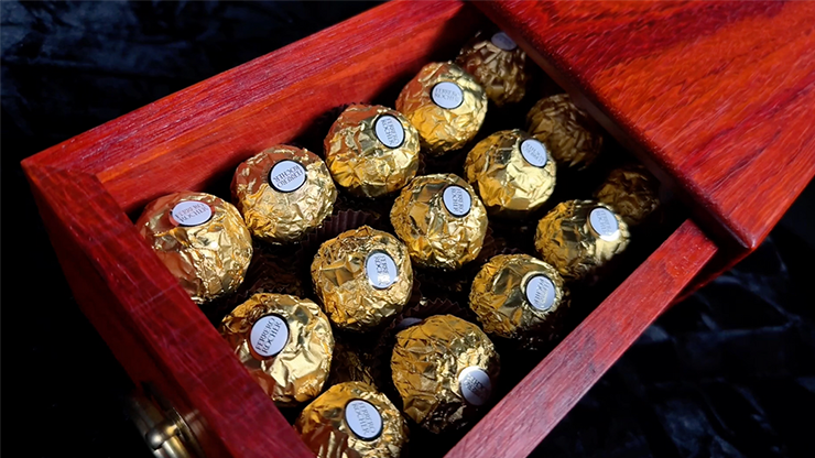 Alchemist's Chest by Bond Lee, Waylon, & MS Magic